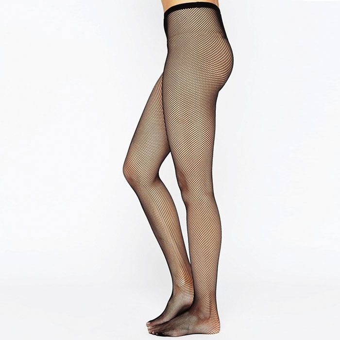 Your Fashion-Friendly Guide to Wearing Fishnets