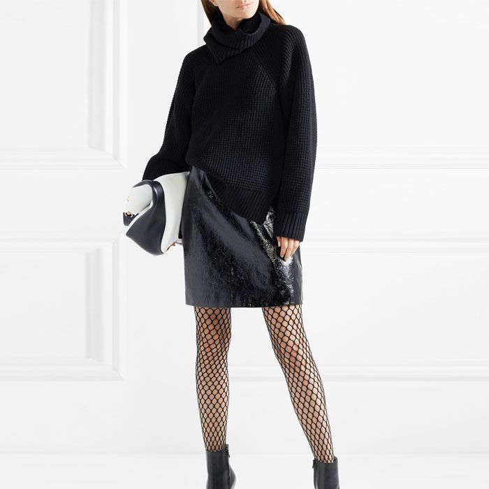 Your Fashion-Friendly Guide to Wearing Fishnets