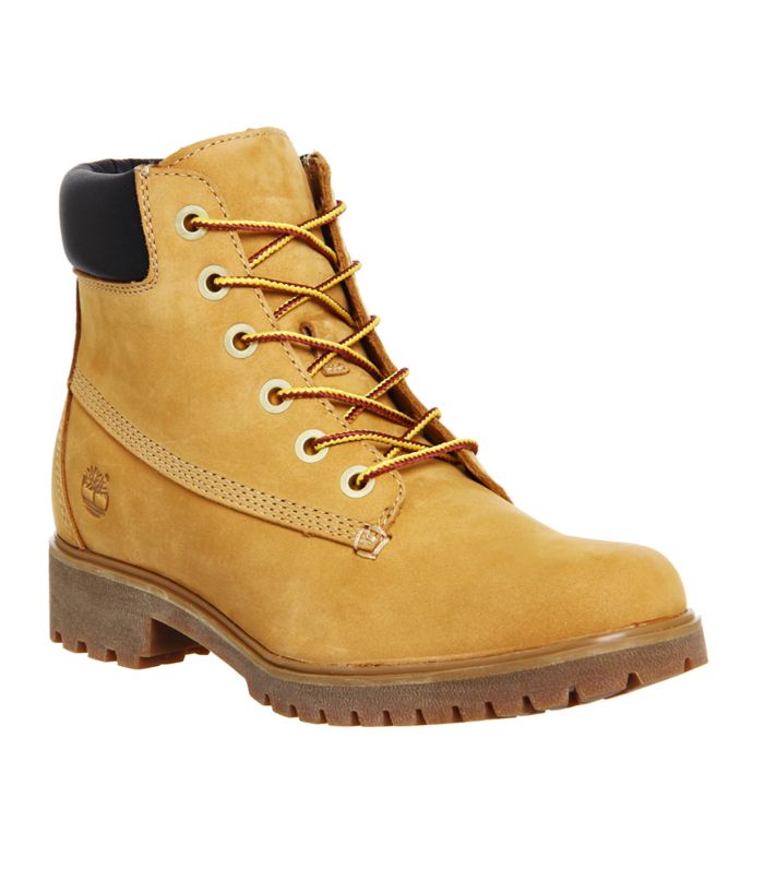 Gigi Hadid Is Making Us Want These Boots All Over Again
