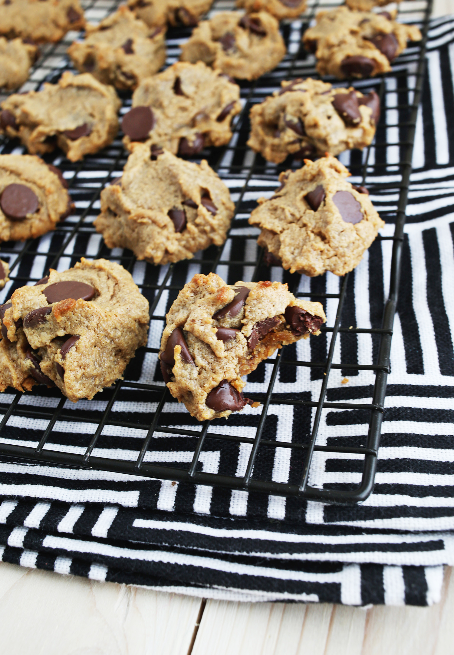 15 Easy Cookie and Bar Recipes!