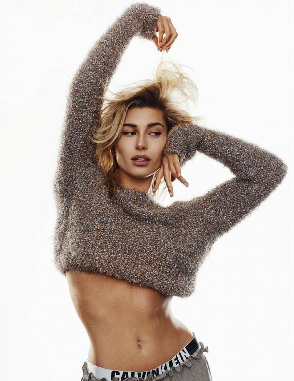 Hailey Baldwin Looks Amazing In Next January's Elle 2 Hailey Baldwin Looks Amazing In Next January’s Elle