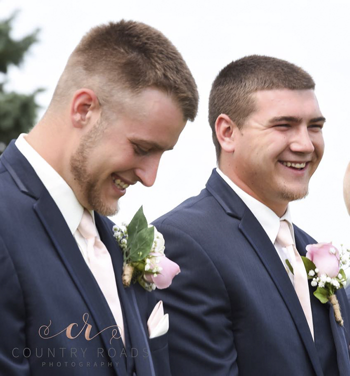 ‘Third Wheel’ Best Man Hijacks His Best Friend’s Wedding Photoshoot, And It’s Hilarious