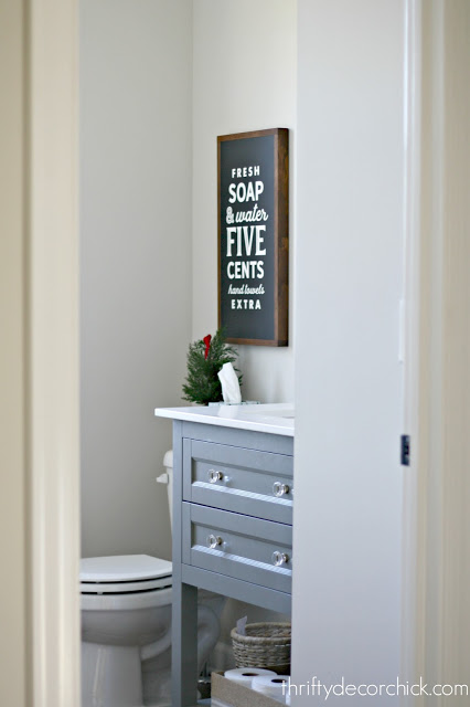 A tour of our (new!) Christmas home from Thrifty Decor Chick 2 A tour of our (new!) Christmas home from Thrifty Decor Chick