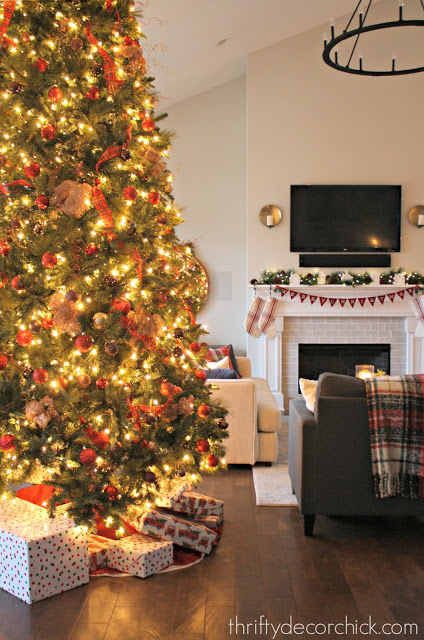 A tour of our (new!) Christmas home from Thrifty Decor Chick 12 A tour of our (new!) Christmas home from Thrifty Decor Chick