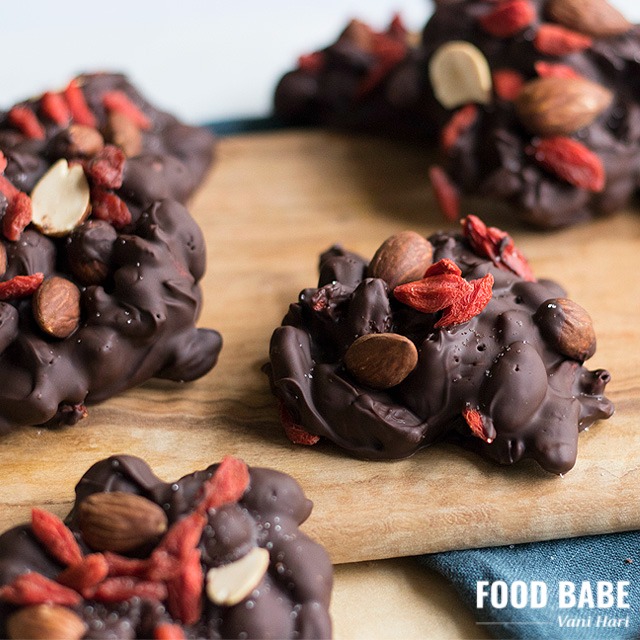 Happy Holiday Chocolate Goji Sea Salt Drops