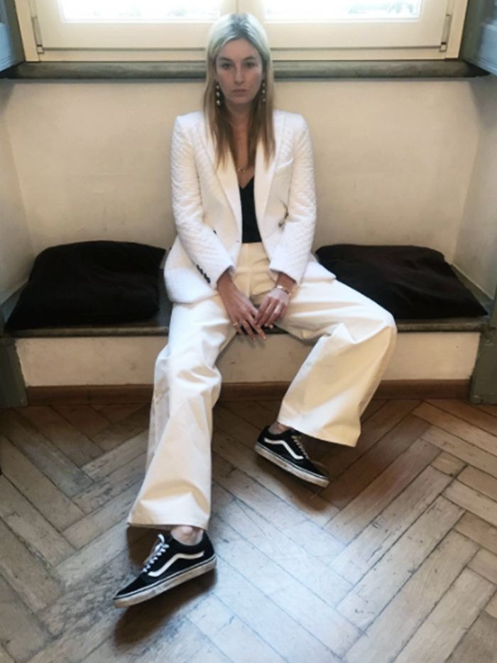 What to Wear With White Jeans: 6 Chic Winter Combinations