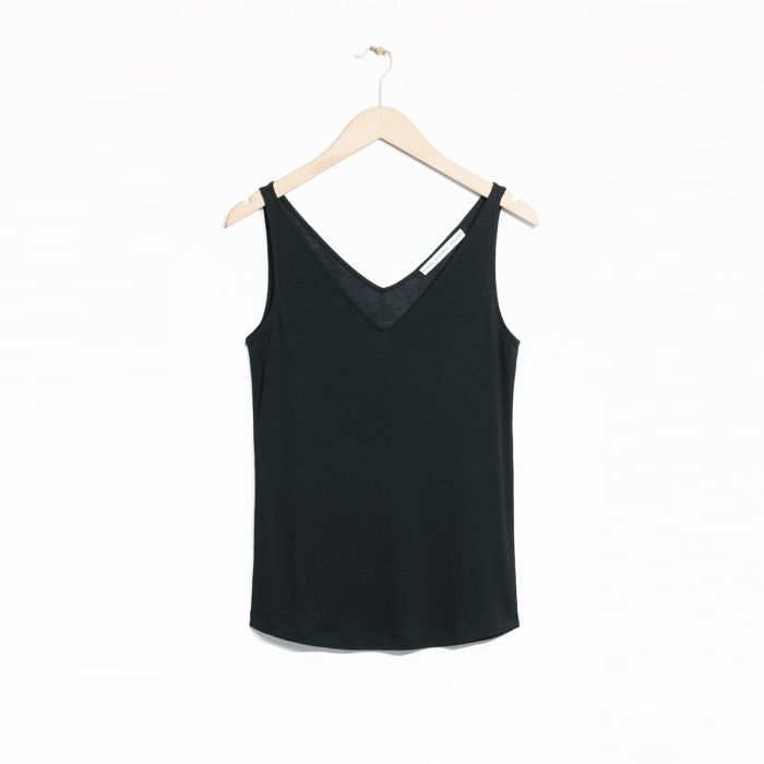 What to Wear With White Jeans: 6 Chic Winter Combinations