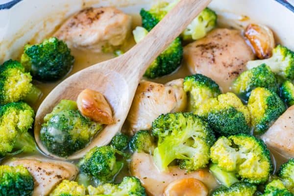 Everyone’s Gonna LOVE this One-Pan Creamy Garlic Chicken + Broccoli