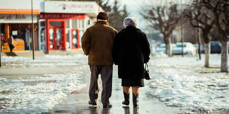 Elderly Couple Repeatedly Misusing Internet Meme “Cash Me Ousside”
