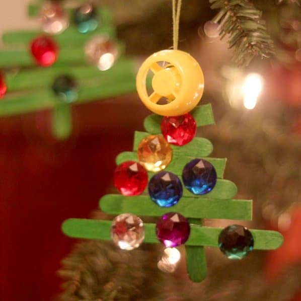 25 Easy Christmas Crafts for Kids to Make