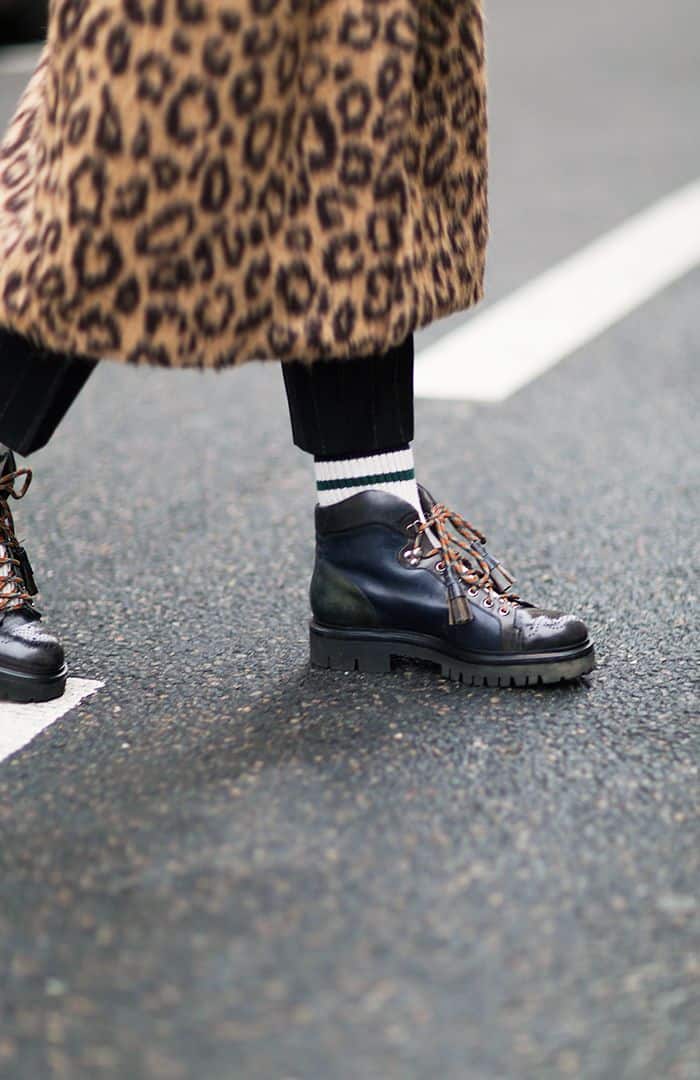 French Women Don't Wear These 3 Things in Winter