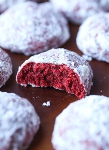 Red Velvet Snowball Cookies – Cookies and Cups
