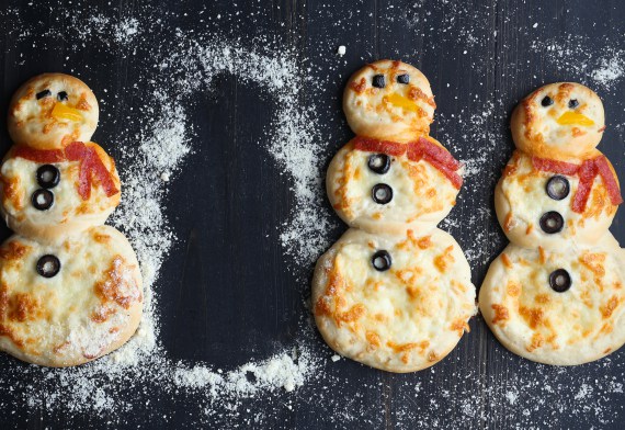 Personal Snowman Pizzas – Cookies and Cups
