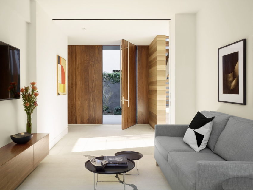 Modest and Bright House in the Center of the Famous City of Beverly Hills