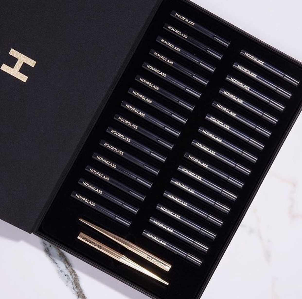 HOURGLASS THE CONFESSION LIPSTICK ARCHIVE GIVEAWAY
