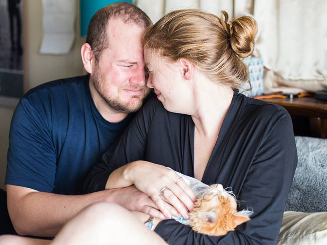 Couple Captures Their Baby’s Amazing First Moments