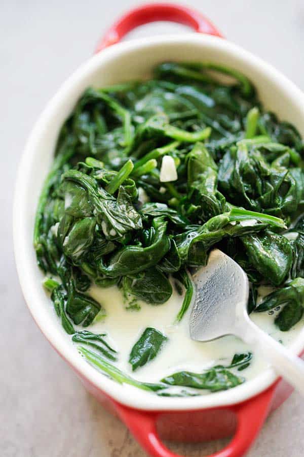 Garlic Creamed Spinach | Easy Delicious Recipes