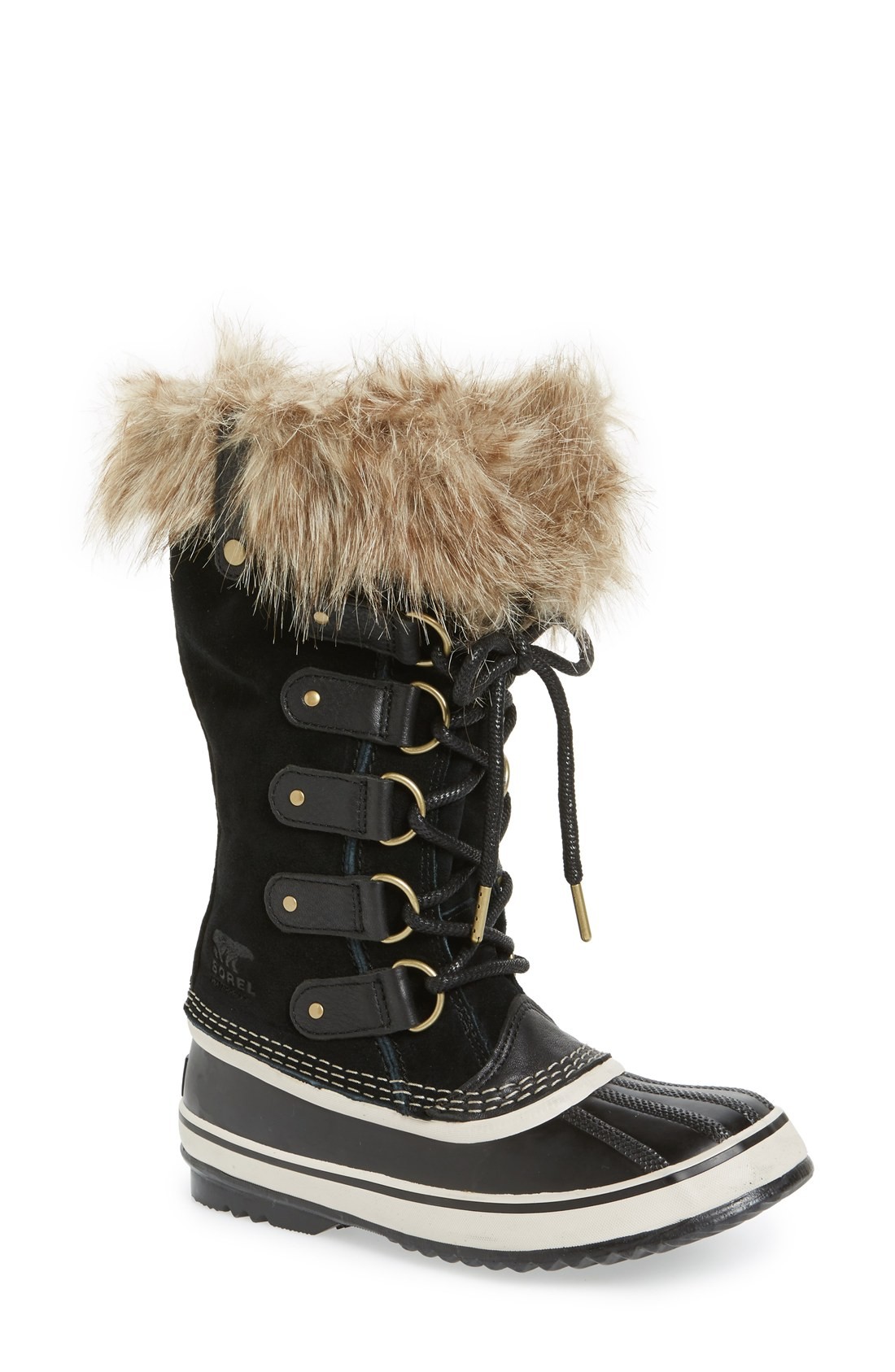 What to Wear On and Off the Slopes