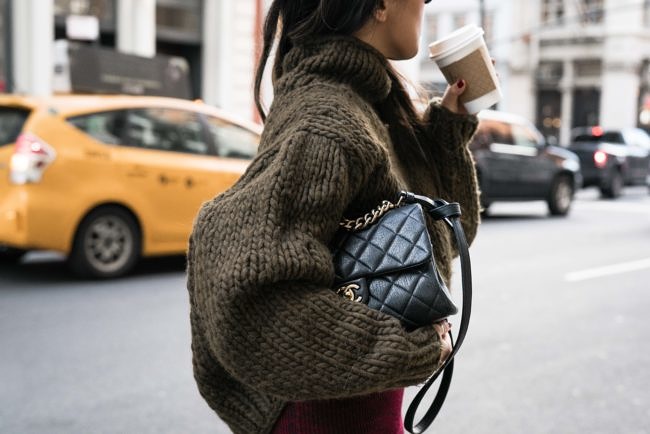Friday! Sweater Weather :: Oversized sweater &#038; Midi skirt