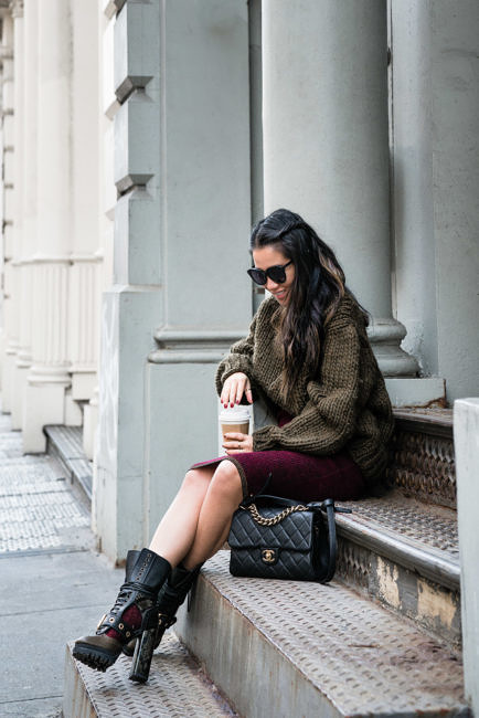 Friday! Sweater Weather :: Oversized sweater &#038; Midi skirt