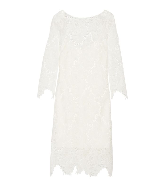 30% of Brides Are Requesting This Revealing Wedding Dress Trend