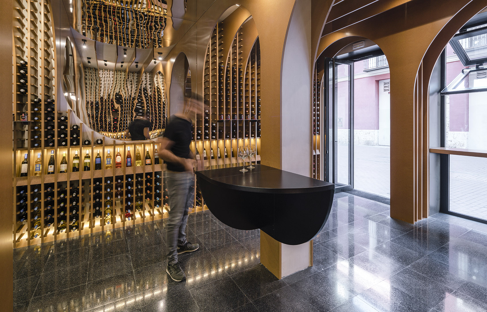 Vinos & Viandas Wine shop – Spain – The Cool Hunter