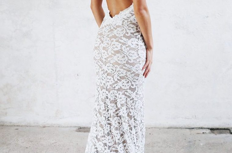30% of Brides Are Requesting This Revealing Wedding Dress ...