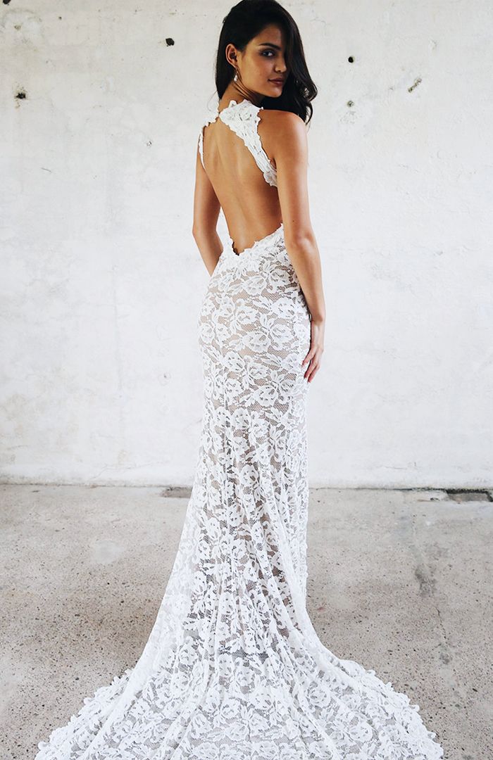 30% of Brides Are Requesting This Revealing Wedding Dress Trend