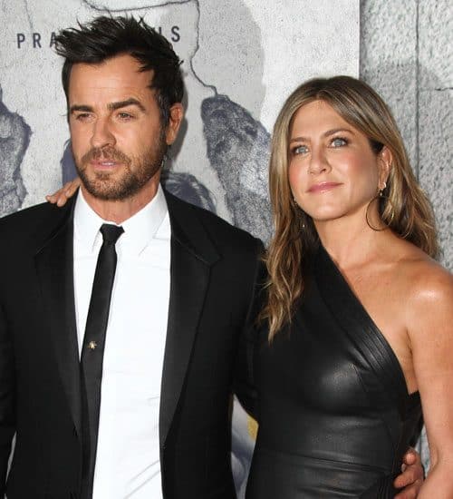 Brace Yourselves For The “Jennifer Aniston Is Crying Heartbroken Tears On Brad Pitt’s Shoulder ” Stories, Because She And Justin Theroux Have Split Up 