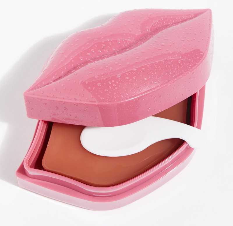 Kiss Chapped Lips Goodbye with This New Mask