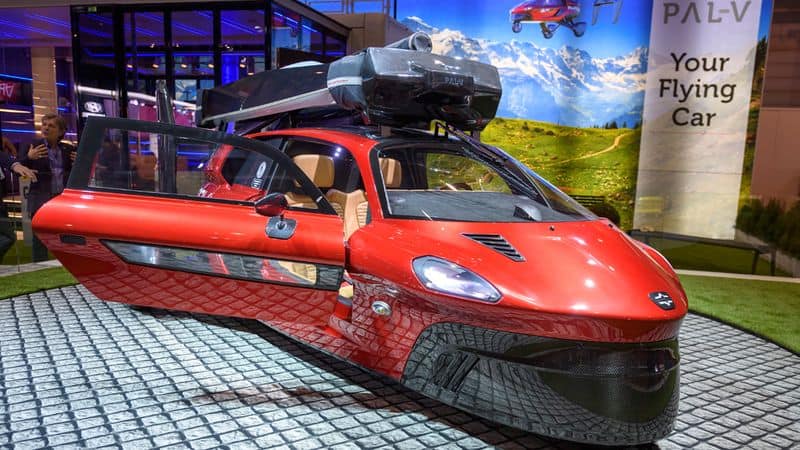 Dutch company unveils flying vehicle at car show