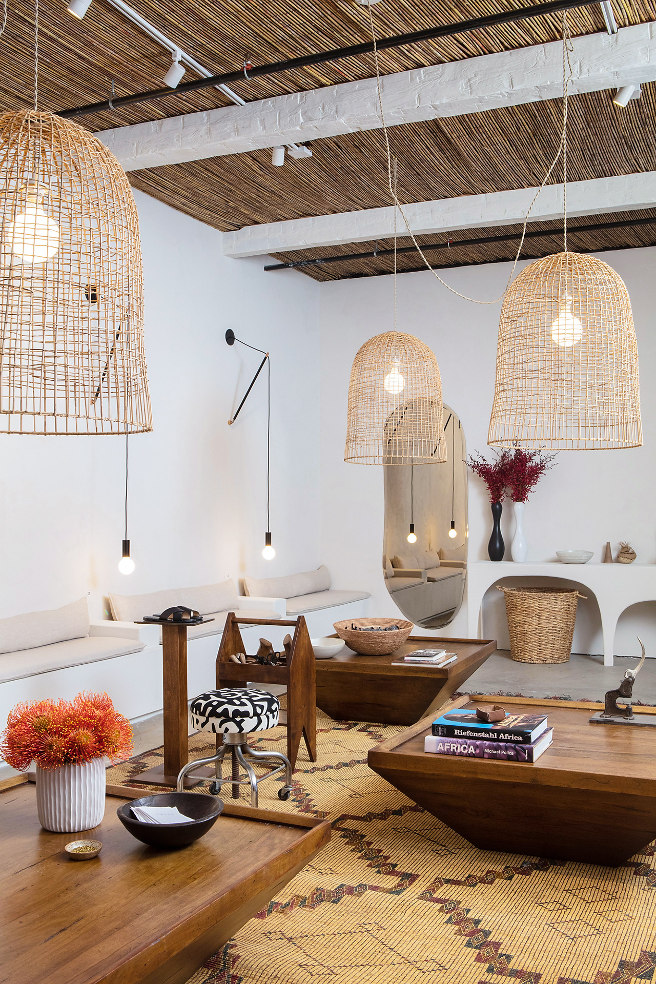 New label Amanu from LA – Honestly WTF