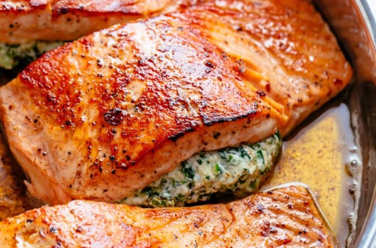 Creamy Spinach Stuffed Salmon in Garlic Butter • Furilia Your daily fix in style, trends