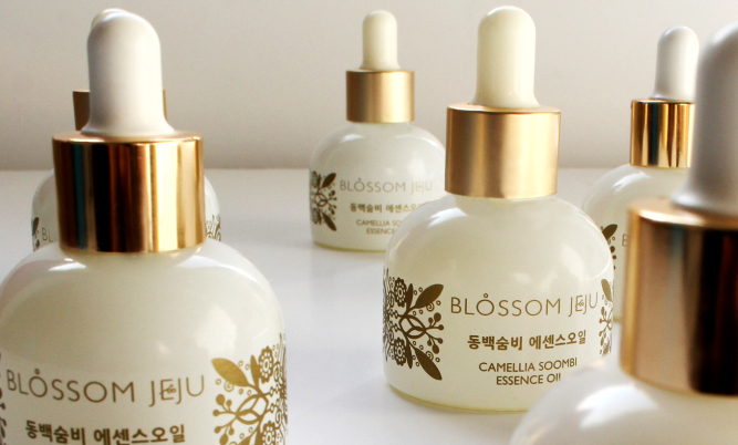 More Than A Feeling — Why The Texture Of Your Skin Products Matters – GLOW RECIPE