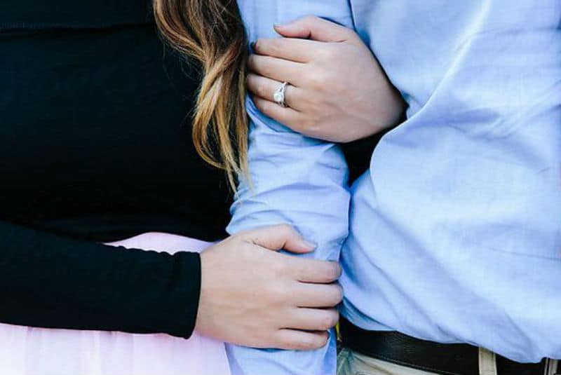 Does She Adore or Neglect? HOW He Holds Your Hand, It Will Tell You About the True Attitude!