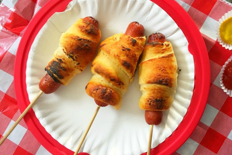 Sweet or smoked? 2 Mega Dimple Recipes of Hot Dogs on Skewers for the Most Delicious Picnic!