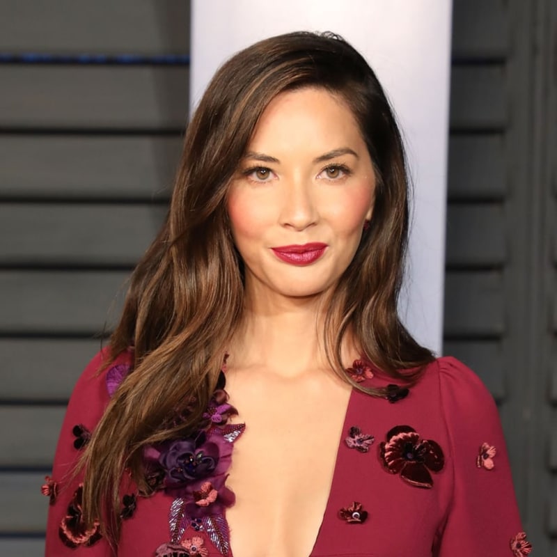 How to Lengthen a Round Face With a Haircut:  Hollywood Stylists Tips