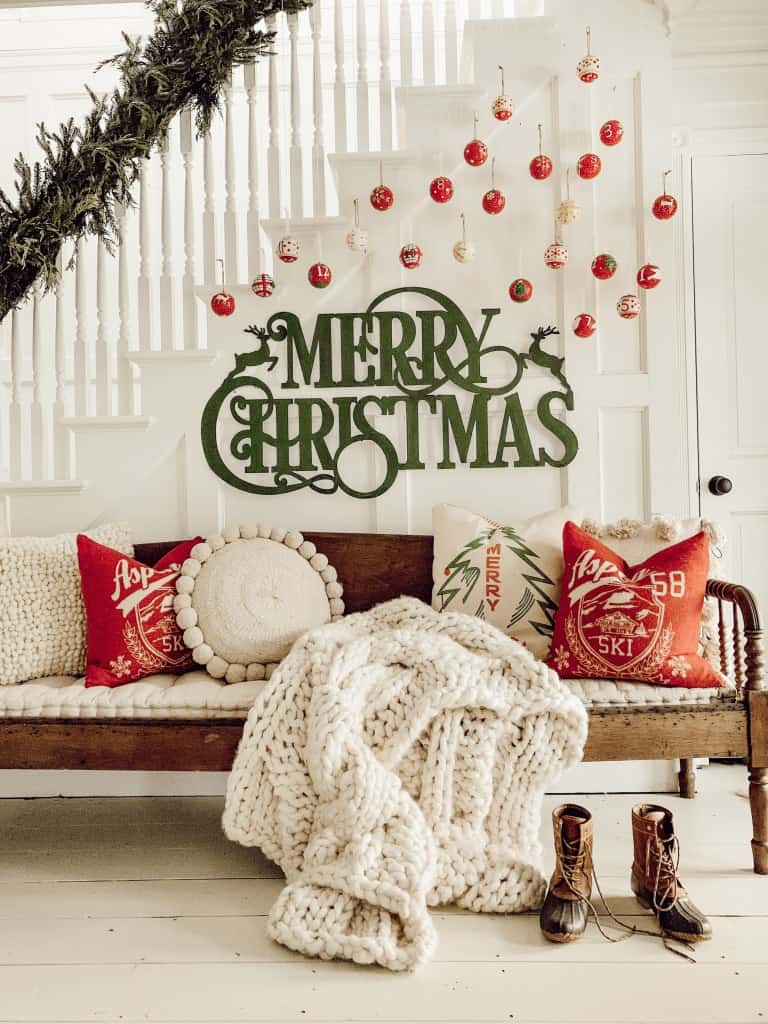 DIY Christmas Gallery Wall