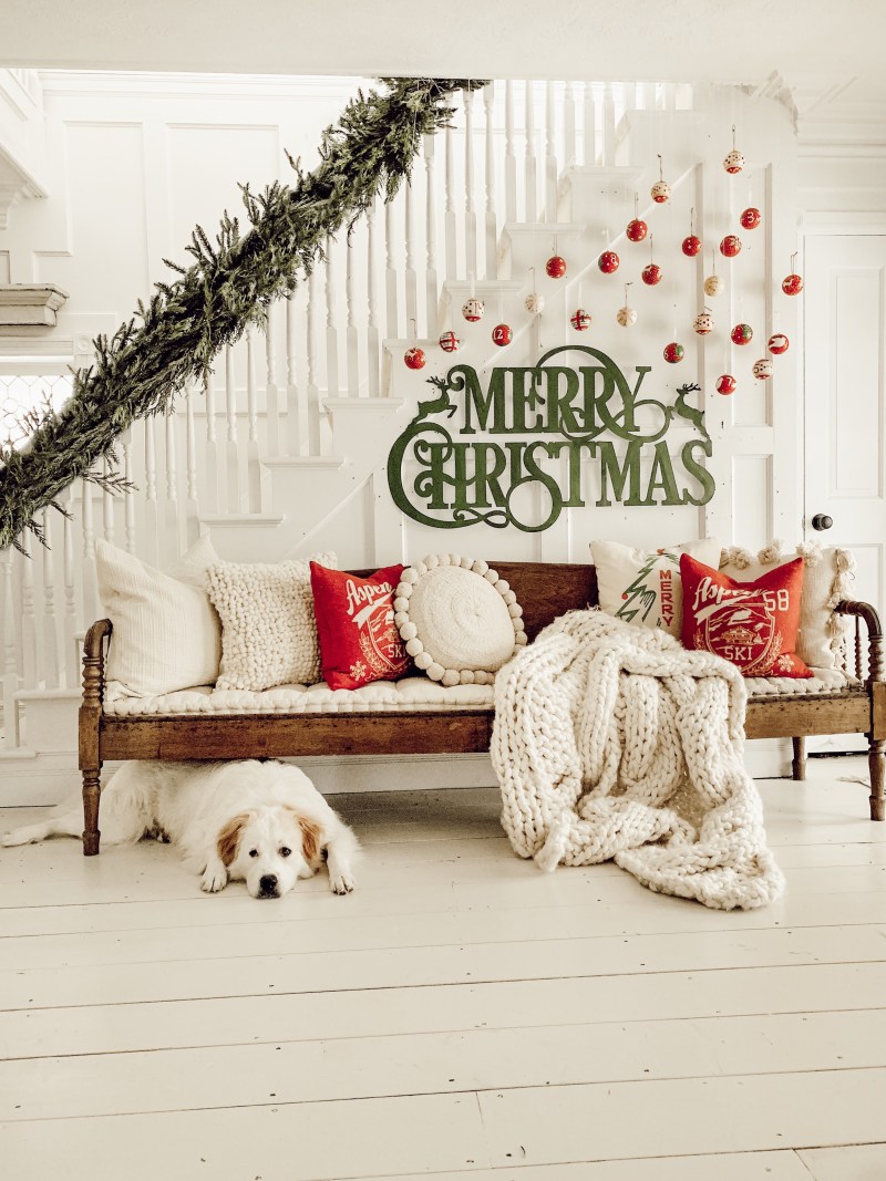 DIY Christmas Gallery Wall