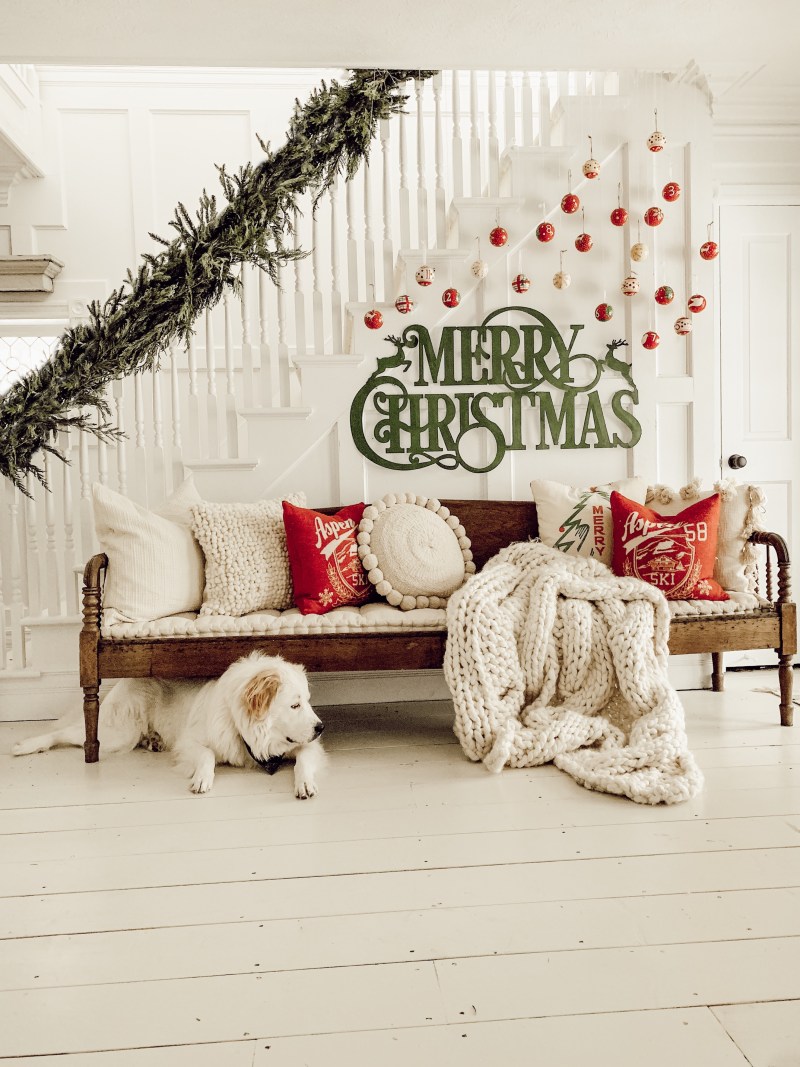 DIY Christmas Gallery Wall