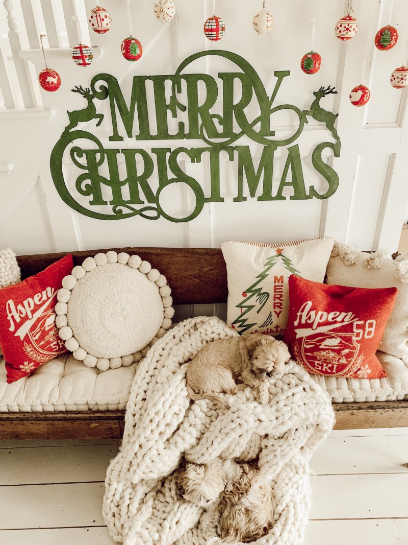 DIY Christmas Gallery Wall