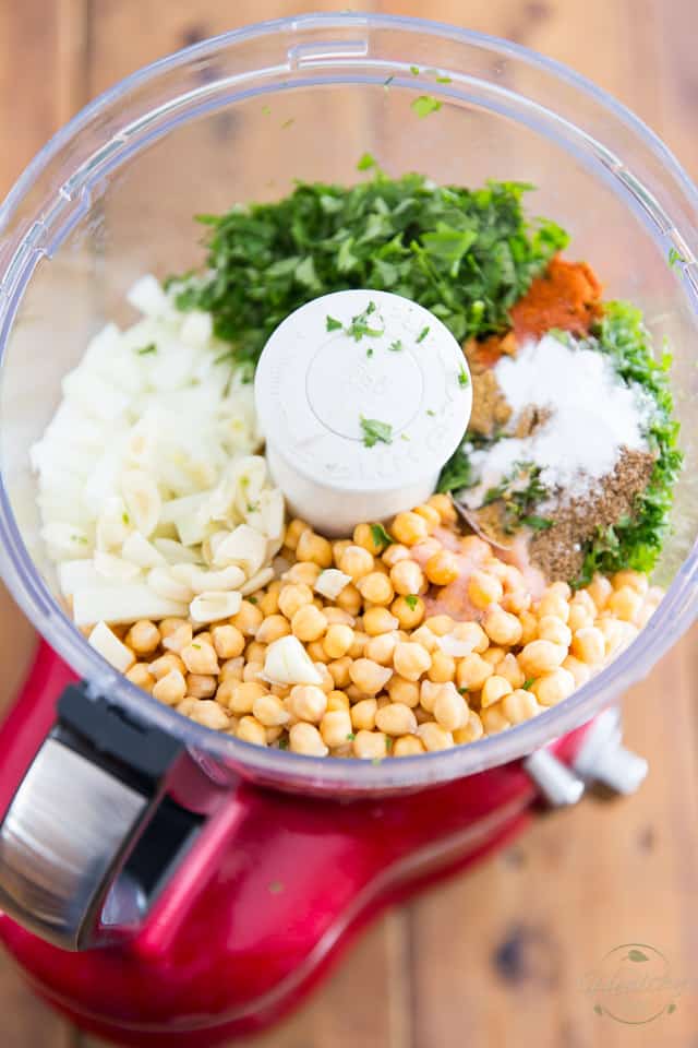 Delicious Falafel with Garlic Tahini Sauce Recipe