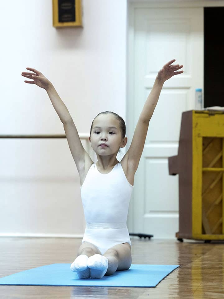 &lsquo;Mowgli girl&rsquo; Who Survived Alone Aged 4 in Full of Bears Siberian Wild is a today’s Talented Young Ballerina