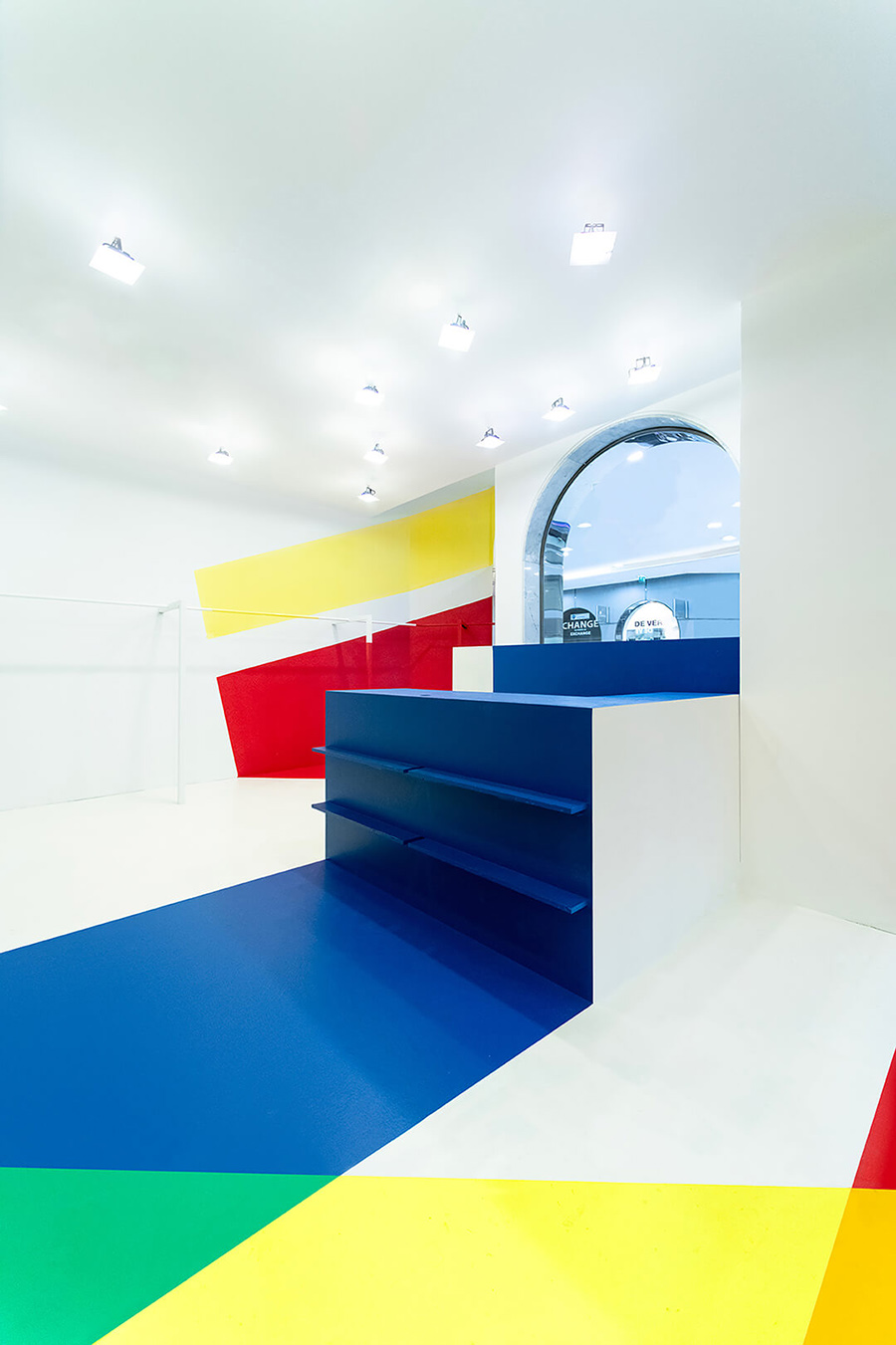 Homecore Pop-Up Boutique Exudes Happiness in Paris!