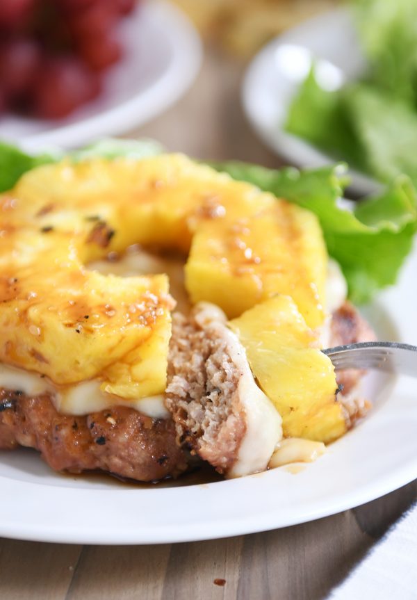 Delicious Turkey Burgers with Grilled Pineapple Recipe