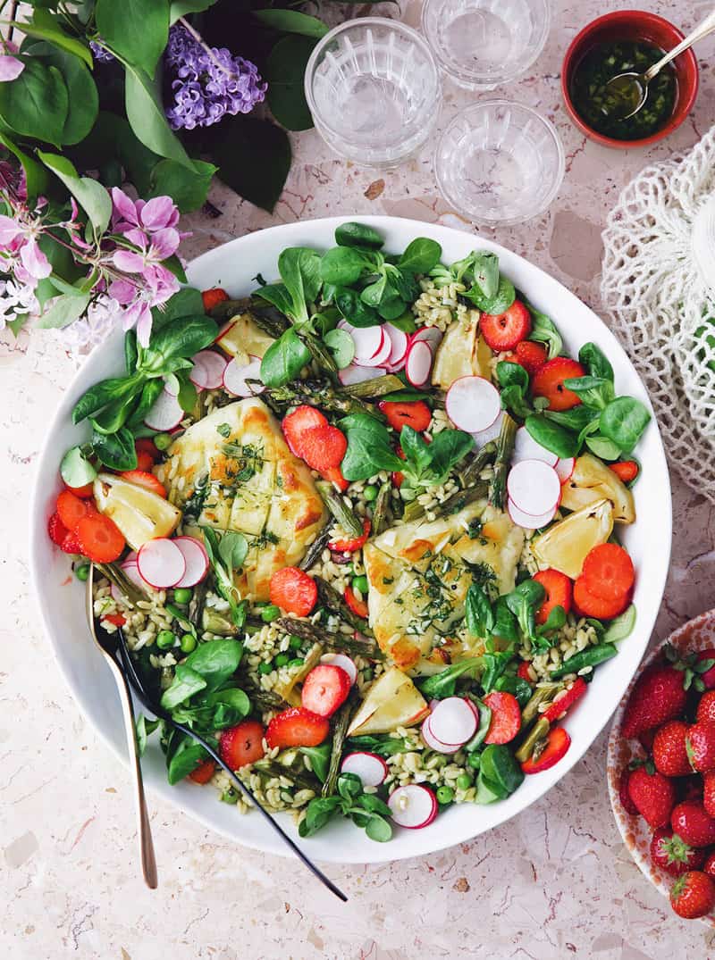 Summer Rice Salad with Halloumi & Strawberries — Green Kitchen Stories