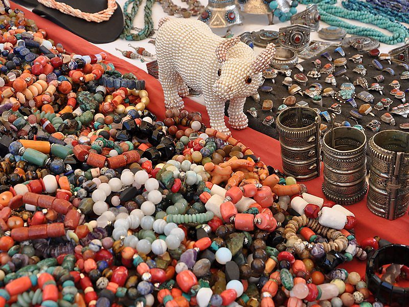 Antique flea market in Austria Where can I find antique little things for almost nothing?