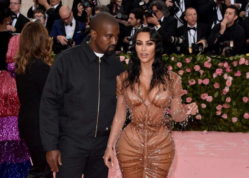 WHO Are Celebrities Who Have Removed Their Ribs Trying To Achieve An Ideal Body! 3 WHO Are Celebrities Who Have Removed Their Ribs Trying To Achieve An Ideal Body!