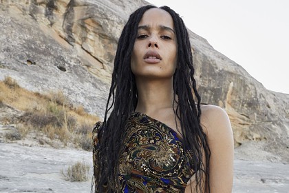 X-Men actress Zoe Kravitz poses in transparent blouse on naked body