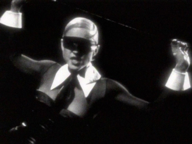 Maxdonna! Don&#8217;t Miss Madonna’s Inspired Iconic Photos With Photographer&#8217;s Dog